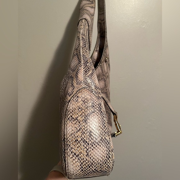 G.I.L.I Embossed Leather Hobo Bag - Picture 4 of 13